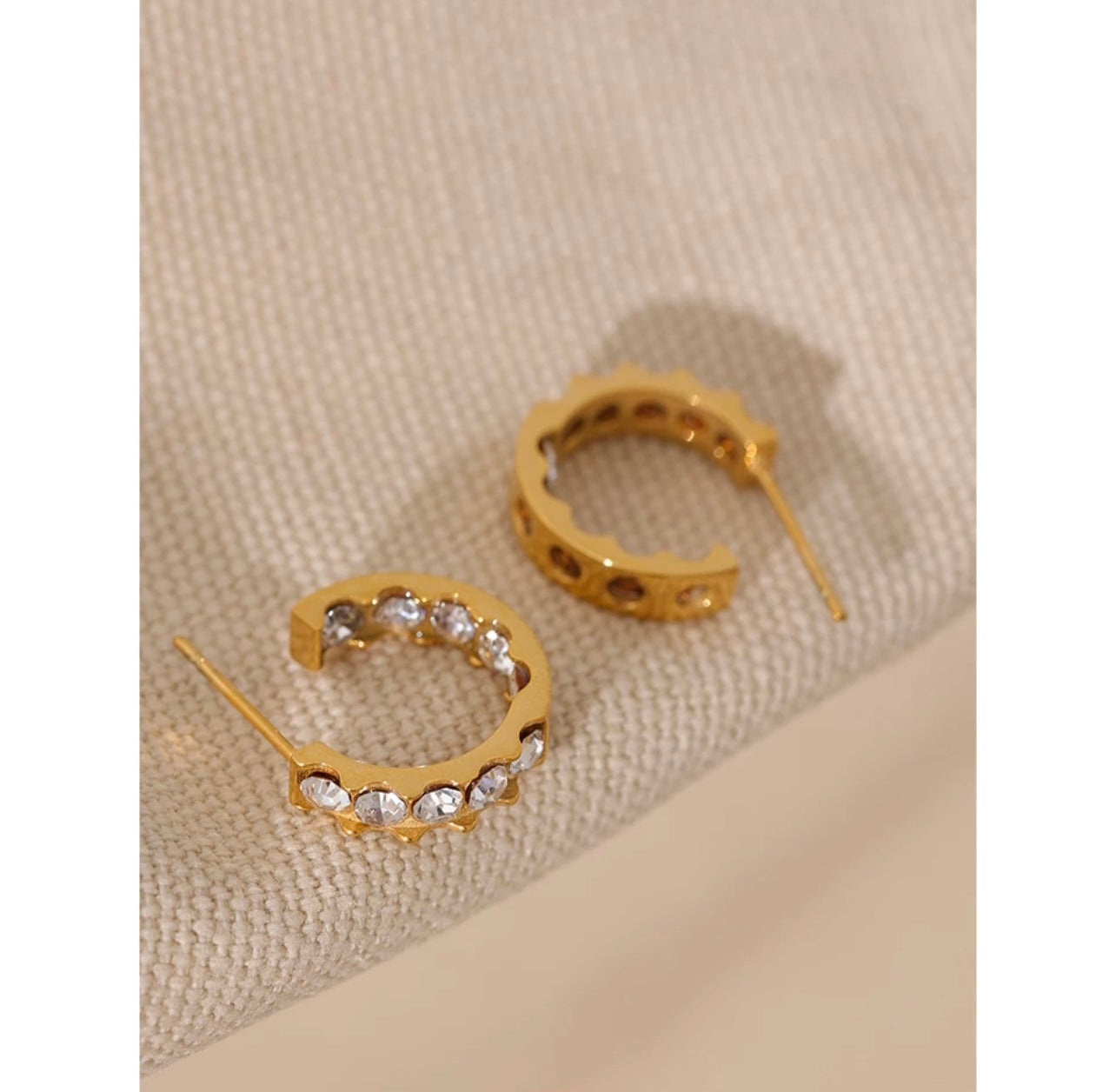 PEARLS HOOPS EARRINGS