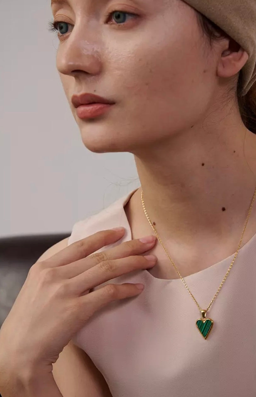 LINDA LOVE NECKLACE