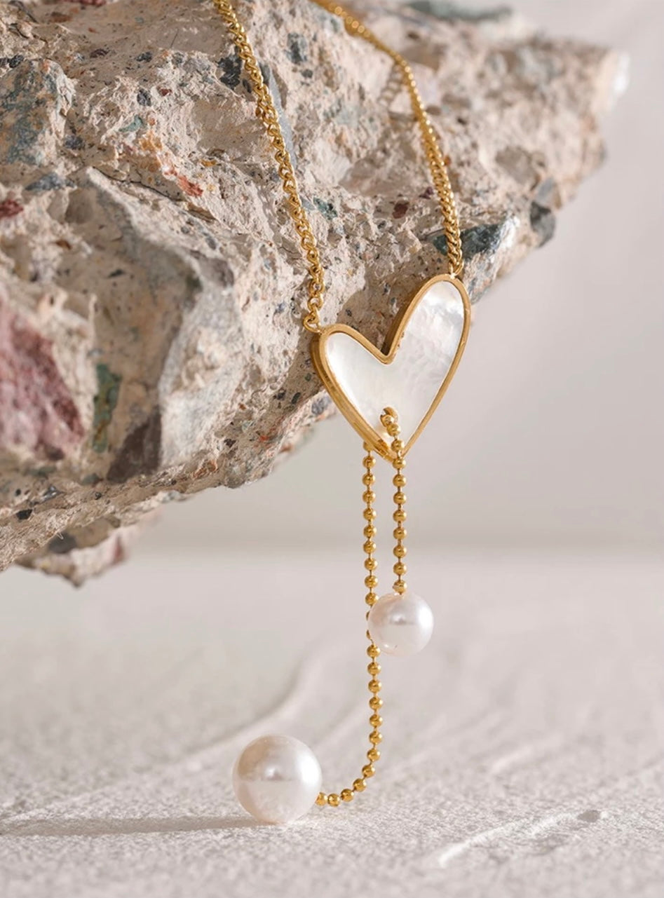 MARTINA PEARL NECKLACE