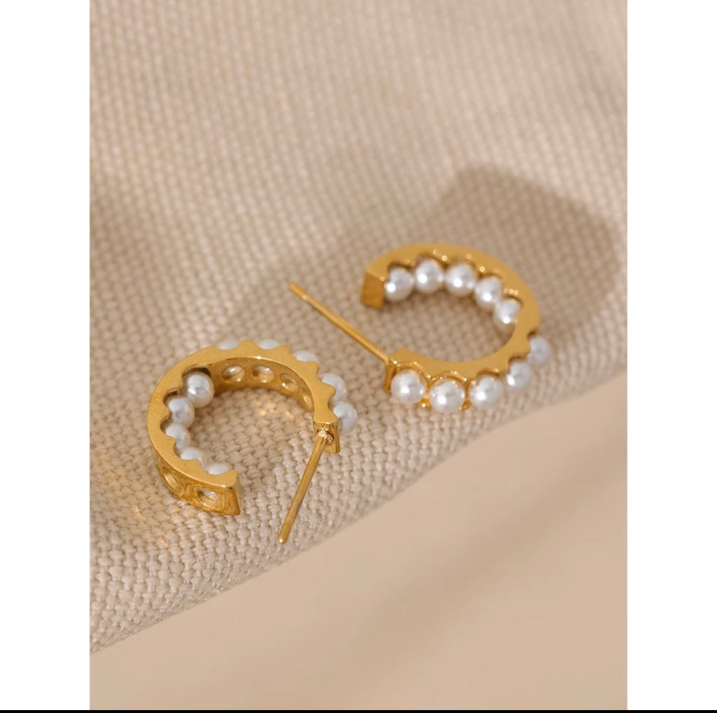 PEARLS HOOPS EARRINGS