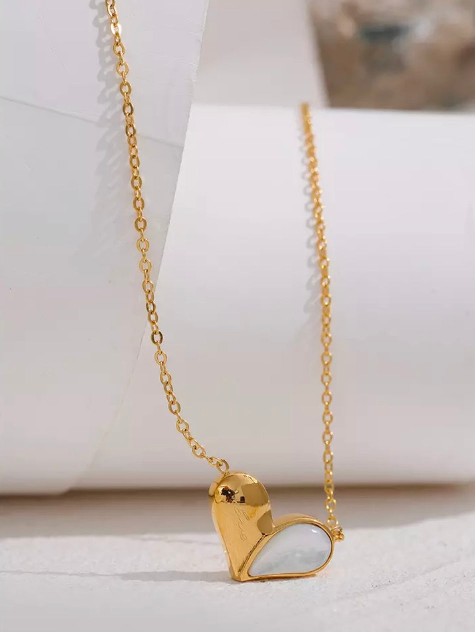 LOVE PEARL NECKLACE