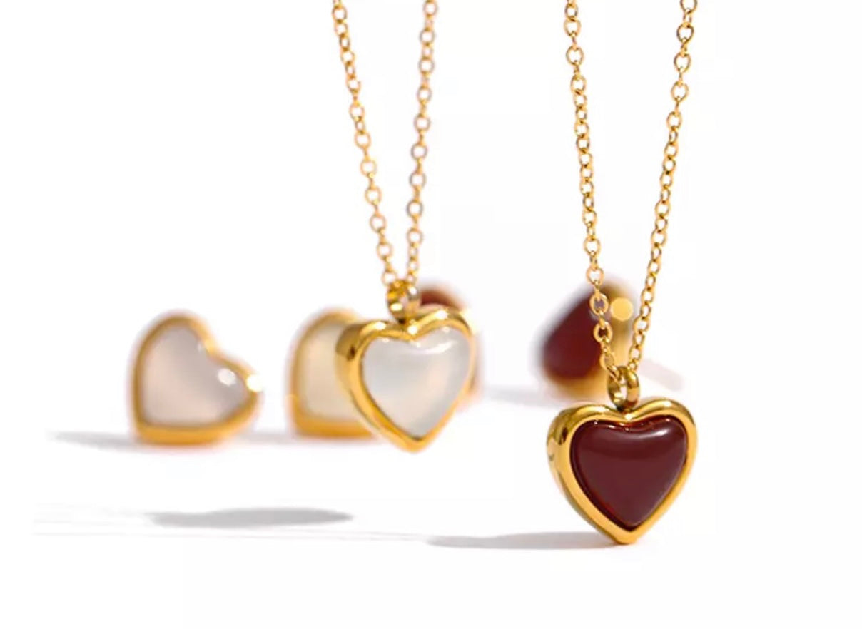 VICTORIAS NECKLACE