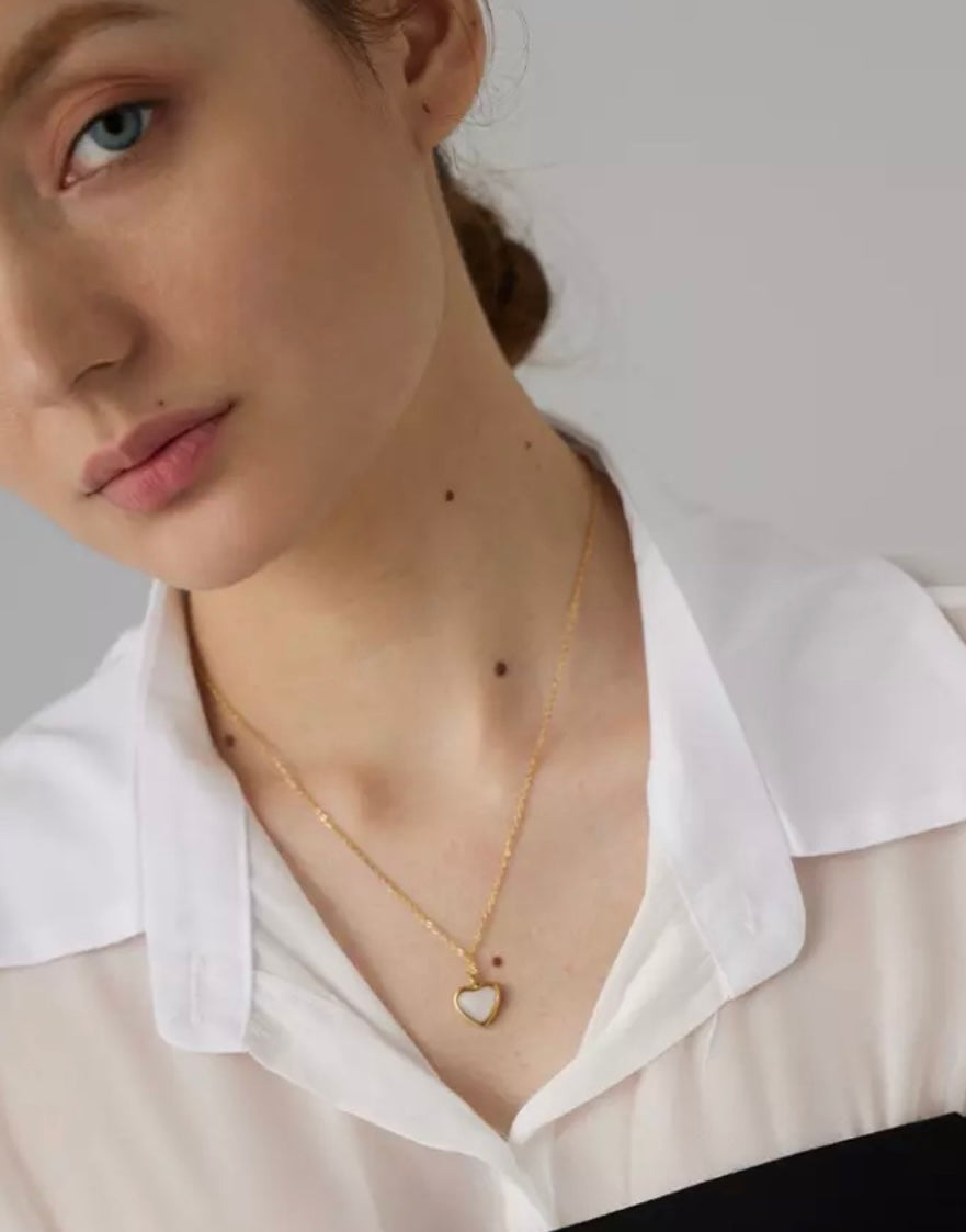 VICTORIAS NECKLACE
