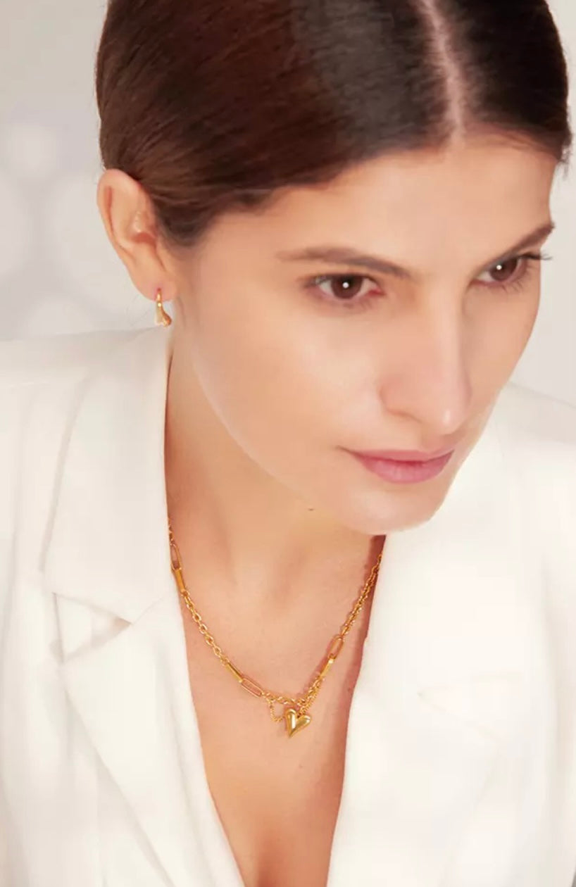 VICTORIAS NECKLACE